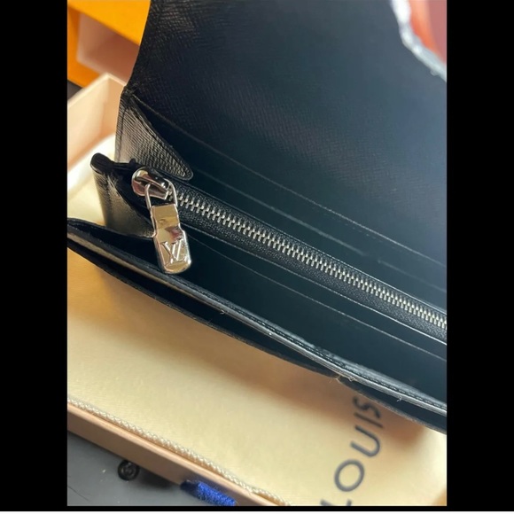 Louis Vuitton Rare Limited Edition Geisha Kabuki Eyes Fold Over Wallet. - Picture 6 of 8